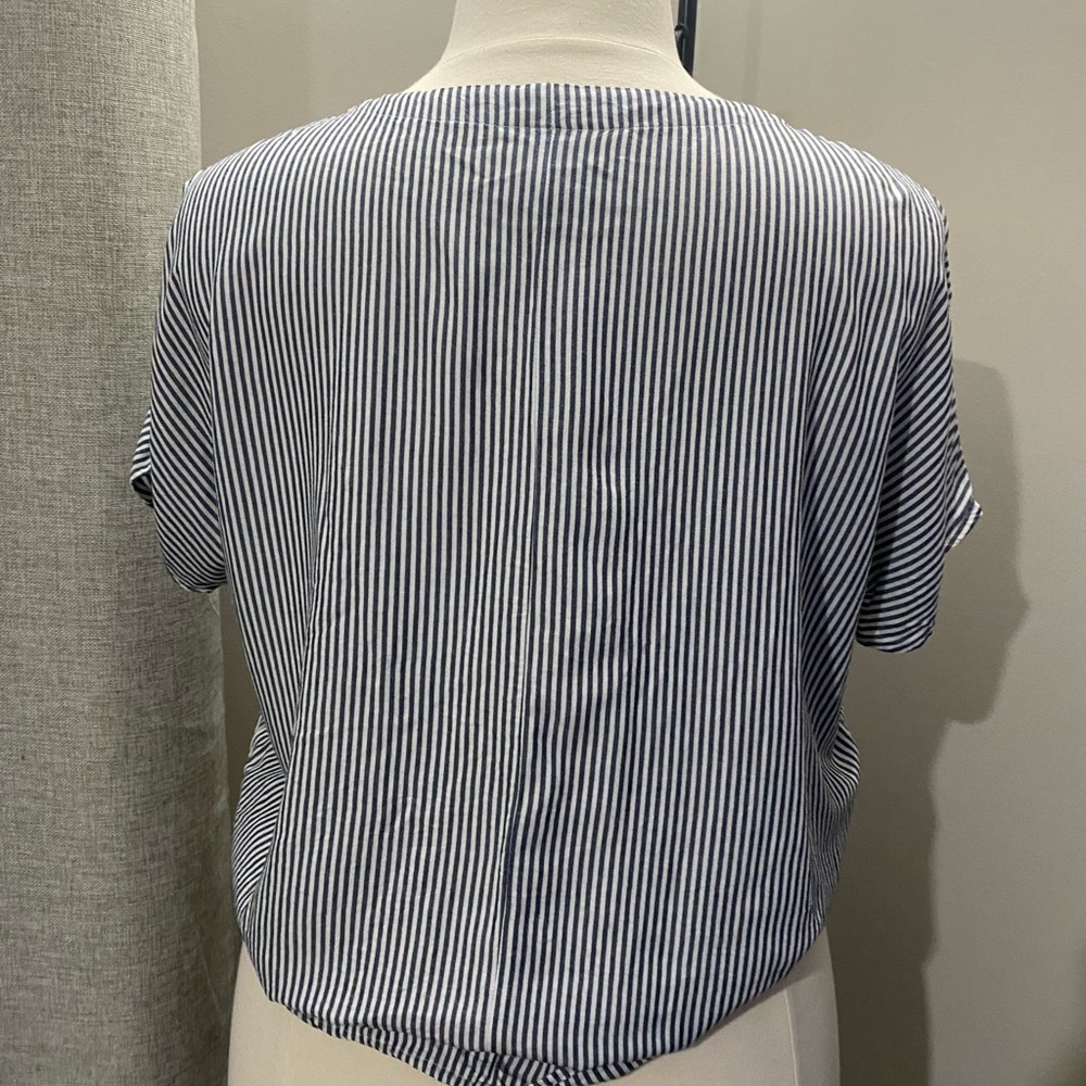 Target Blouse - Picture 2 of 3